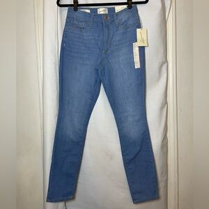 NWT Universal Thread Light Blue Denim High Rise Skinny Slim Leg Jean Size 4/27 R